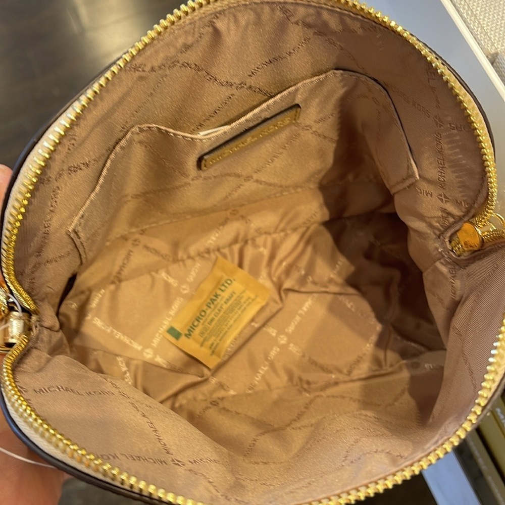 Michael Kors Jet Set Travel Medium Metallic Signature Logo Dome Crossbody NWT - Picture 15 of 16